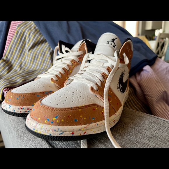 jordan 1 mid paint stroke